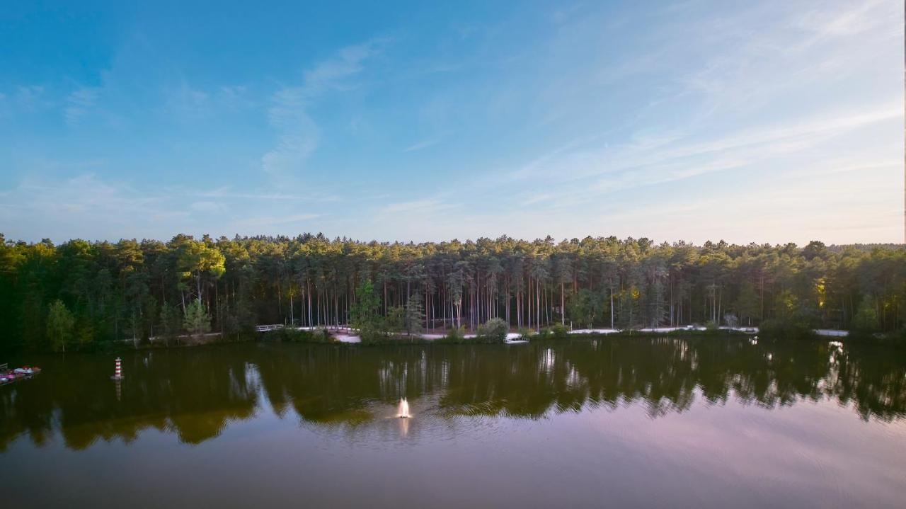 Center Parcs Les Hauts De Bruyeres Chaumont-sur-Tharonne Exterior photo